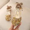 Barn flicka bowknot sandal prinsessa skor baby flickor platt bling läder sandaler mode sequin mjuka barn dans fest sparkly skor