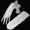 Hurtownia nowych rękawiczek panny młodej krótkie palec kość samochodowa kwiat cekin koronkowy Diamond Wysokiej jakości rękawiczki ślubne S075