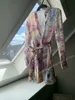 BOHO-INSPIRIERTES, MEHRFARBIGES BLUMENDRUCK-Sommerkleid für Damen mit Knöpfen und Gürtel, langärmeliges Damenkleid, elegantes Damenkleid 220808