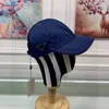 Luxe designer honkbal cap voor mannen dames unisex hoeden klassiek omgekeerd driehoek metaallogo gemonteerd buitensport eenvoudig casual 2206153xq