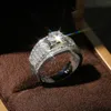 結婚指輪Huitanゴージャスな男性の華麗なキュービックジルコンノーブルアクセサリー男性クラシックジュエリー婚約リングWynn22のための