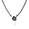 Persoonlijkheid parel camellia trui ketting ketting vrouwelijke mode hiphop pu lederen hanger lange stijl ketting AA220318