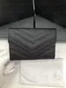 Designers de alta qualidade Luxurys Leathe Cartas de bolsa gratuita Moda solteira Homens de cartas femininas Black Mini Wallet 302k
