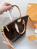 Diseñador Bolsas de hombro Bolsas de bola de masa Mujer Turenne Totes cruzados con asas Tote de compras Carta Famosa Gran Monedero Lady 283E