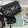 Modehandväska designer väskor kvinna axelväska kvinnor tote lyx guldkedja nylon toppkvalitet 2022 läder crossbody väskor plånbok