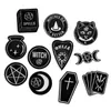 Punk Dark Witch Series Broche Ronde Maan Zwarte Kat Boek Corsage Badges Rugzak Trui Kleding Reversspeldjes Ster Hart Doodskist Alloy1831