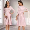 Vrouwen Zomer Casual gestreepte zwangerschapsjurken Kleding Kort mouw Kniekleten Zwangerschapskleding Sessie Geplooide Baby Shower Pink 220608