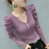Kvinnors Blusar Skjortor Kvinnor 2022 Mode Chic Solid Färg Slank Stickad Sweater Blouse Höst Kvinnlig Elegant V-Neck Long Puff Sleeve Pullo