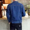 Moda Uomo Giacche di jeans Slim Fit Giacca di jeans da uomo Cappotto di cotone Outwear Manica lunga Foro Abbigliamento maschile Taglia M-4XL 220801