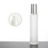 Emballage Verre Givré Bouteille Flast Épaule Brillant Argent Couvercle Blanc Pompe Vide Portable Rechargeable Emballage Cosmétique Conteneur 20 ml 30 ml 40 ml 60 ml 80 ml 100 ml 120 ml