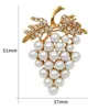 النسخة الكورية الموضة Red Crystal Grape Bearl Brooch for Women Alloy Diamond Brouches Pin Clothing Jewelry Association بكميات كبيرة