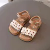 Yaz Deri Bebek Sandalları Düz ​​Renk Bebek Sandals Kauçuk Sole Anti-Slip Erkek Kızlar Sandalet Toddler Bebek Ayakkabıları Plaj Ayakkabıları G220520
