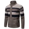 Jesień zima kurtki płaszcze w paski mody dzianiny swetra Slim Fit Sweters Coat męskie ubranie 220726