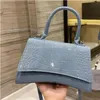 2021 luxury designer handbag ladies fashion shoulder bag wallet crocodile moon diagonal bag Evening Bags color options 359V