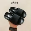 2022 Neue Säuglings-Designer-Kinderschuhe Pantoffeln Sandalen Kinder lustig weiche Anti-Rutschhaus-Haus Haus Jugend Slipper Schuh Schwarze weiße Kinder Baby Jungen Mädchen Cartoon Innen