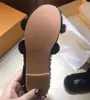 Mulheres Mules Fur Quente Chinelos de Inverno Furry Slides Lock It Sandal Corrente Lisa Senhoras Sapatos Casuais 100% Genuíno Impressão De Couro Flip Flop No44