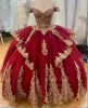 Dark Red Quinceanera Robes de l'épaule 2022 Gold Dace Dentelle Applique Robe à balles personnalisée Durée de plancher Princess Anniversaire Pareant Party Sweet 16 Vestidos