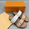 Slippers Bom Dia Flat Mule 1A3R5M прохладные легкие стильные слайды 2 ремня с скорректированными золотыми пряжками женщины лето. 35-46 м мужчин и жабных размеров 35-40