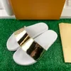 Designer kudde tofflor platt botten bekväm präglad mule lyxhotell badrum hem sandaler glid nylon sommar vit tryckt mode glidsandaler