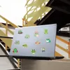 50pcs Cartoon Frog Graffiti Sticker için Sevimli Kırtasiye Çocuk Oyuncakları Kask Buzdolabı Motosiklet Telefon Kılıfı Su Şişesi GRUN GUI7120223