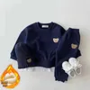 Sudaderas con capucha, ropa infantil y para niños pequeños, suéter de cuello redondo de oso a la moda, pantalones de chándal, bonito traje informal, Otoño Invierno Plu