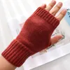 Fem fingrarhandskar 1Pair Winter Women Arm virkning Stickning Faux ull Mitten varm fingerfri handskar stickad hålla fri storlek