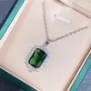 Kedjor Fashion Rectangle Cut Emerald Green Cubic Zirconia Stone Pendant Necklace For Women Clavicle Chain Jewelry Banket Party Giftchains