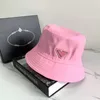 Gorący nylonowy kapelusz typu Bucket Unisex kobiety męskie kapelusze trójkąt luksusy projektanci czapki męskie Bonnet czapka projektant P czapka damska Sunhat Beach G2205063Z