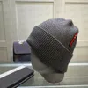 Mode stickad hatt beanie cap designer skalle mössor för man kvinna vinter hattar 5 färg toppkvalitet