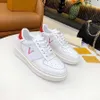 2022 Designer Sneakers B23 Casual Buts Design Treners High Top Canvas Man Buty Buty Sandały Sandały Slajdy Express z koszem na śmieci przez Bagshoe1978 8-2 8-2