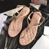 Pantofole da donna di design di lusso Rivet Flats Sandali da donna Sandali classici in pelle con borchie, moda estiva, con scatola misura 34-41