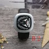 腕時計パンクスタイルスクエアスクエアターンテーブル単一時計ファッショナブルなメンズファッション用途ベルトクォーツティーンエレジー電子時計図面