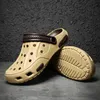 Мужчины Sandals 2019 Crk Adulto Grots Crocse Crocks Обувь EVA Sandalias Летняя пляжная обувь Тапочки Cholas Hombre Bayaband Croc