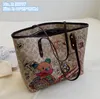 Großhandel Umhängetaschen 2 Stile mit großer Kapazität Graffiti bedrucktes Handtasche Street Trend Kontrast-Leder-Tasche Elegante Atmosphäre Polka Dot Handtaschen 2206#