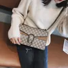 쇼핑 2021 여성 가방 핸드백 핸드백 제한 스타일 체인 정품 가죽 어깨 대각선 Crossbody 가방 26cm