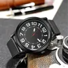 Quartz Watch Rostfritt stålband Lysande pekare för män Fashion Casual Sport Clock Armbandsur