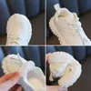 Çocuk spor ayakkabıları 2022 ilkbahar ve sonbahar yeni erkek eski ayakkabı kızlar beyaz yumuşak tabanlı bebek ayakkabıları