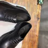 2022 Sapatos de chifre de rinoceronte fofos para homens, sapatos de couro estranhos, sapatos Derbies Derby masculinos, dedo quadrado, plataforma masculina, Oxfords, altura crescente