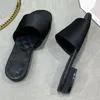 2022 أحذية مصممة فاخرة جديدة من منصة Slippers Sandals Real Leather Beach Slides Slipper Outdoor Party Classic Classic With Box