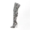 2022 Kvinnor Stövlar Autumn Winter New European and American Fashion Over The Kneed Zipper Pointed Toe Stiletto Boots
