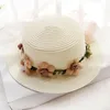 Chapeaux à larges bords Simple Summer Women's Sun Hat Bucket Cap Beige Lace Bowknot Flowers Ribbon Flat Top Straw Beach Caps Panama SunhatWide