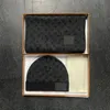 2022 Designer Pashmina Donna Uomo Cappello Sciarpa lavorata a maglia Set Cappelli e sciarpe invernali caldi Cappello Beanie per uomo Con BOX278D