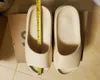 Stiefel 2022 Hochwertige Slides Hausschuhe Foam Runner Desert Sand Triple Black Bone White Resin Slide Sandale Männer Frauen Slipper mit Box Volle Größe