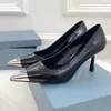 Sapatos femininos clássicos preto temperamento da senhora única bombas dedo do pé apontado fada sexy strass saltos stiletto sexy moda