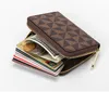 Luxury Portable Key P0uch Wallet Bag Classic Mans Women White Plaid Passport Holder Coin Purse med dammväskor och låda Små fyrkantiga enkla blixtlåshållare svarta