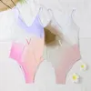 Costume da bagno con lettere sfumate di nuovo stile Costume da bagno con fibbia in metallo Costumi da bagno divisi Costumi da bagno estivi per vacanze al mare Costumi da bagno da donna con schiena scavata