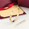 Bracelete różowe złota dla kobiet Lady luksusowy projektant mody Banles Banless Blugikle śrubokrętny złoto Złota Urocza bransoletka Przyjaźń Prezent na rękach mankiet mankiet