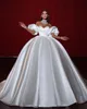 Ausgefallenes weißes Hochzeitskleid mit Herzausschnitt, trägerlos, Brautkleider, Puffärmel, Spitzenapplikationen, Kapellenschleppe, Robe de Mariee