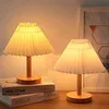 Geplooide tafellamp Noordige ins -stijl slaapkamer bedkamer bed lamp decoratie nacht licht net rode sfeer moderne vaste houten tafellamp H220423