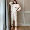 Autumn Winter Warm Flanell Women Pyjama Ställ in Strawberry Coral Long Sleeves Girls Nightwear Loose Fleece Pyjama Homewear L220803